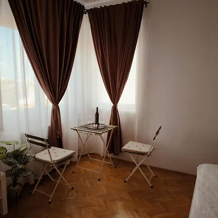 The Corner Loft - Cismigiu Garden Apartment